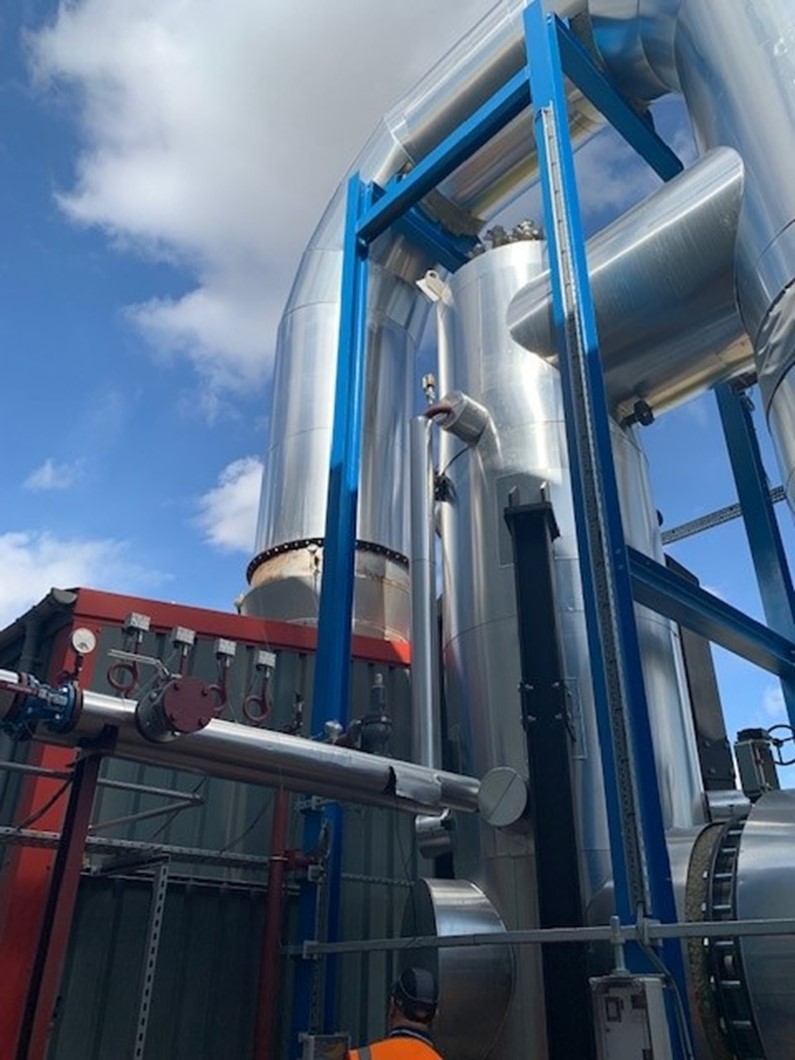wienerbergeruk's tweet photo. How will this heat recovery system reduce #CarbonEmissions from our Broomfleet tileworks?

The new vital #EnergySaving system recovers waste heat from the tunnel kiln exhaust gas and reuses it to preheat the combustion and drying chamber air.

More 👉  https://t.co/WmqWHfHV8L https://t.co/AoxwJVrdH8