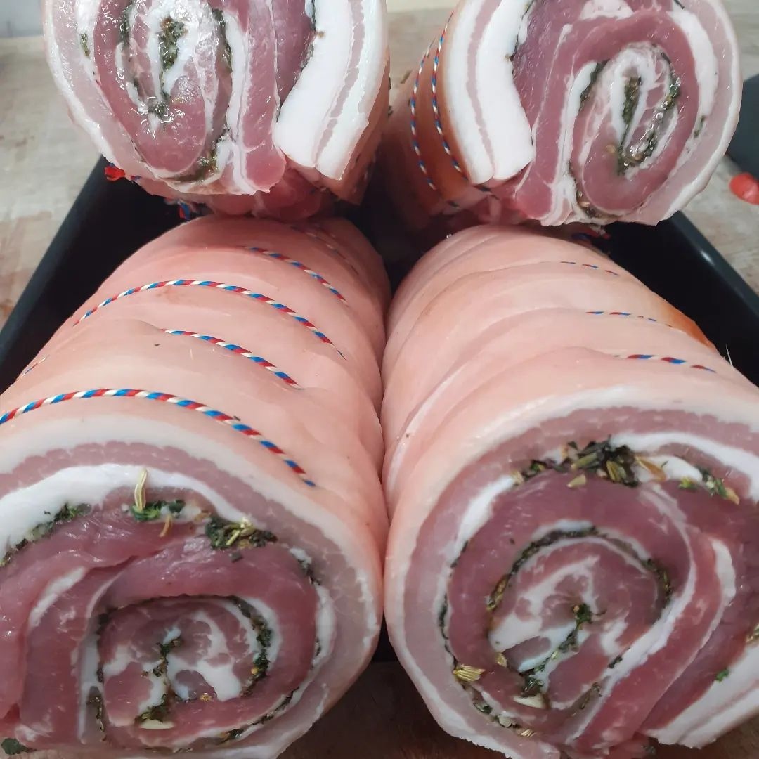 BBQlads's tweet image. ROLL UP, ROLL UP - who’s in for a slice of this amazing porchetta eh folks? 😋
🐖⁠
🐖⁠
📸 @butcherjohn1 Sunday porchetta
🐖⁠
🐖⁠
#porchetta #porkbelly #crust #crunch #grilling #pork #hog #pigout #hogwild #bbq #🐖 #maiale #swine #schweinebauch #suino #grunter #pig #cerda
