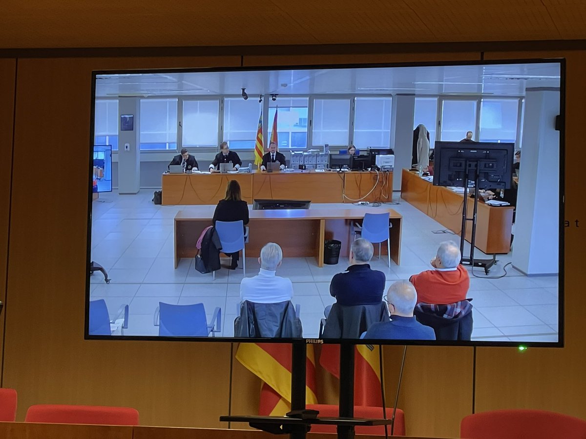 pacolonso's tweet photo. Comienza la declaración de @RosaPerezGarijo en el juicio de #IMELSA a petición de los abogados de varios acusados #Rus #Benavent @RTVEValencia https://t.co/nyW06c5SUX