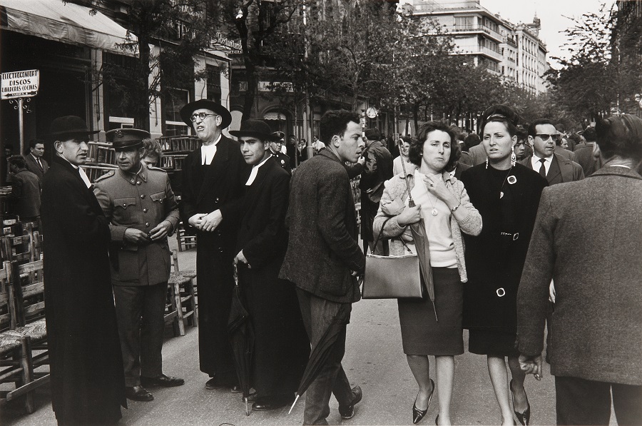 ejguevaras's tweet photo. Francesc Català Roca
(Valls, 1922-Barcelona, 1998)
El piropo (Sevilla), hacia 1959 https://t.co/xeMrDas9OF