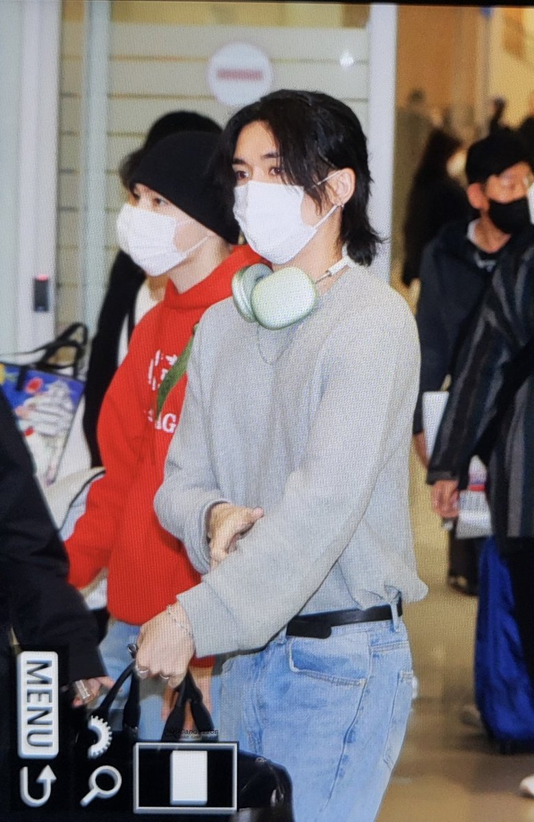 dandelion_yuto's tweet photo. 230221 ICN입국 유토

🤍💚

#펜타곤 #PENTAGON #유토 #YUTO 
#ユウト #安達祐人 https://t.co/Gw5lyceTKO