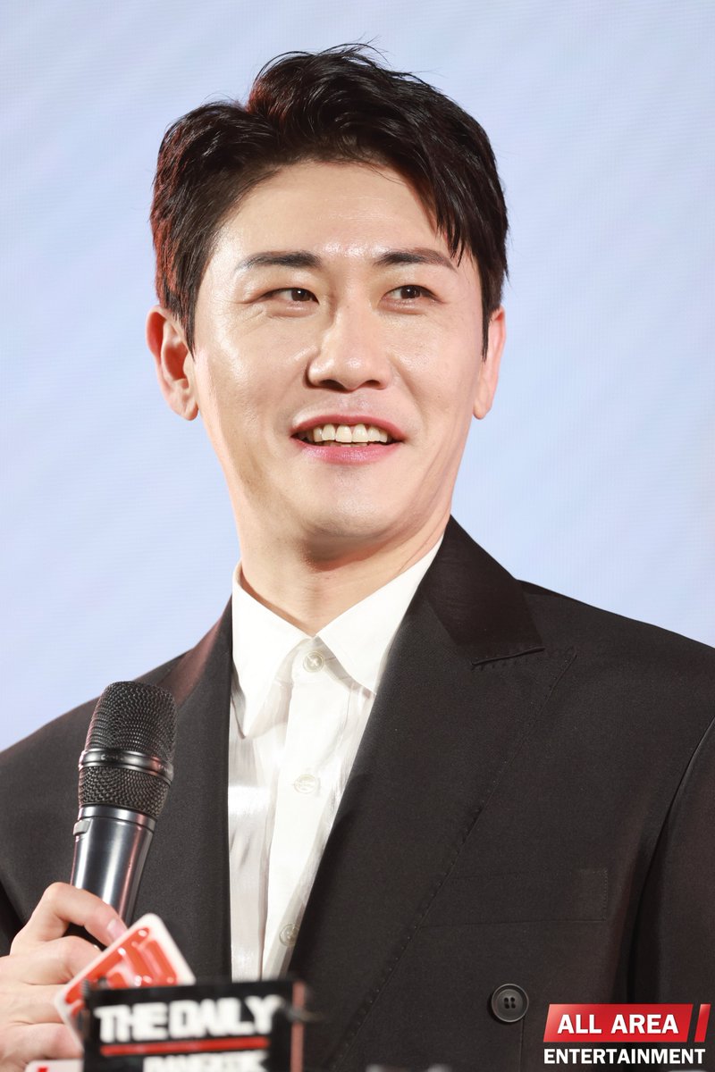 allarea_ent's tweet photo. บรรยากาศการให้สัมภาษณ์ของ“ยองทัก”กับพี่ๆสื่อมวลชนอย่างเป็นกันเอง

#youngtakinthailand #youngtak #TeroMusic #milagroentertainment #livenation https://t.co/THQ6byIR3s