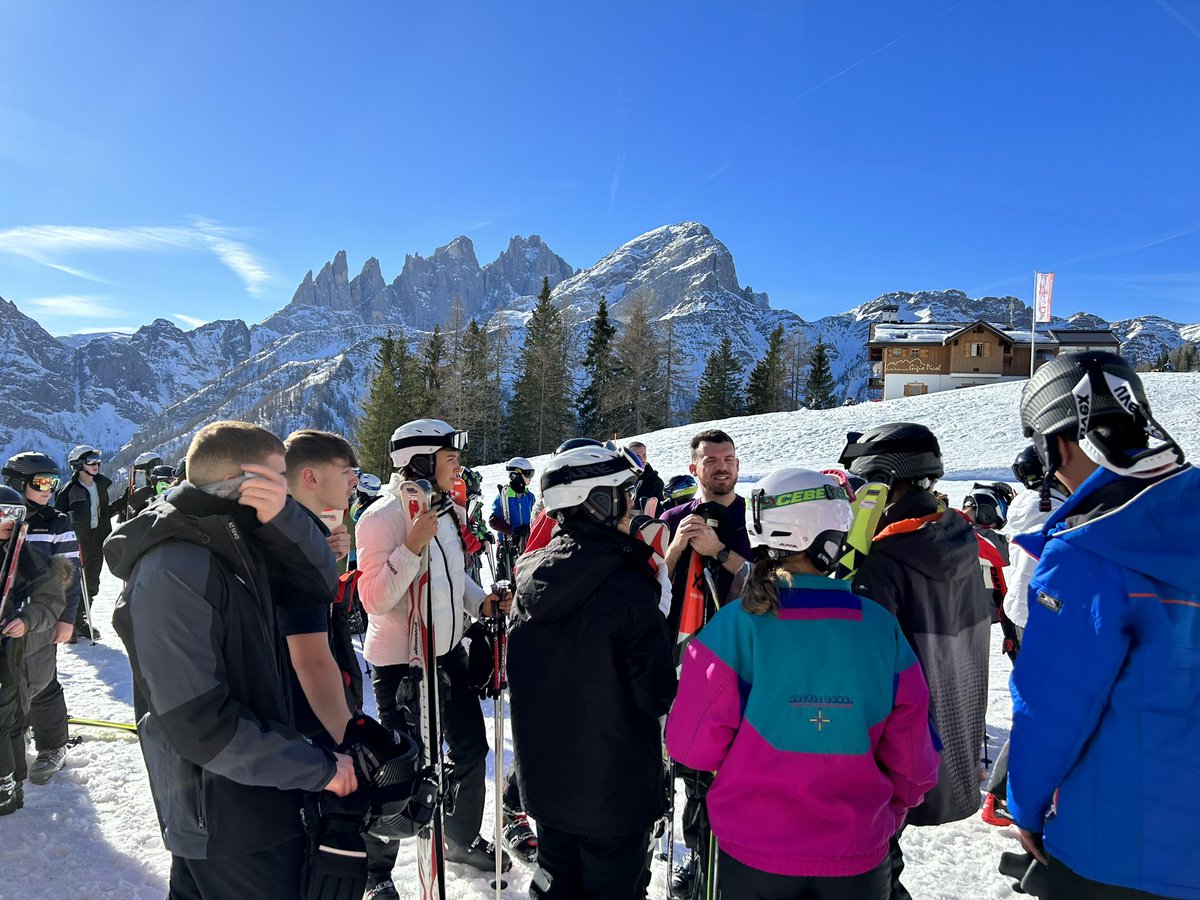 SkiWoodrush's tweet photo. Day 2 ready! ⛷️ https://t.co/xsBNVZIlHD