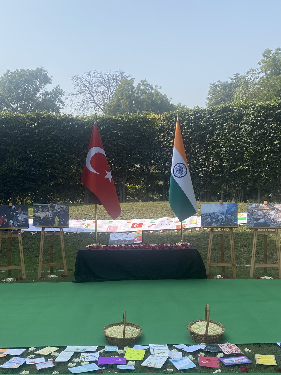 TC_YeniDelhiBE's tweet photo. An inter-faith prayer ceremony has been held in the Embassy today to commemorate the earthquake victims in Türkiye. 

Sincere thanks to dost Indians who stand in solidarity with Turkish people through their donations, letters and prayers.

🇹🇷🙏🏻🇮🇳 https://t.co/iUhVFhCEpB