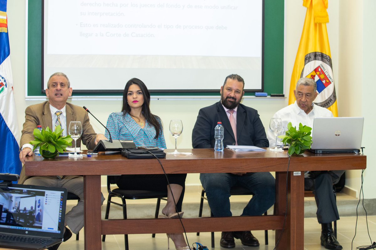 caldodr's tweet photo. Algunas fotos de nuestro último encuentro donde tratamos la nueva ley de casación y su impacto en el derecho laboral 🙌🏻 https://t.co/Tdou1xuGNk