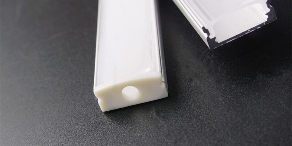 Lightdecor4's tweet image. #smartledstrip #diyled #ledbulb #e27   40inch 1m flat U type 7mm aluminium profile for stair lighting lightdecor.co.uk/5-30pcs-40inch…