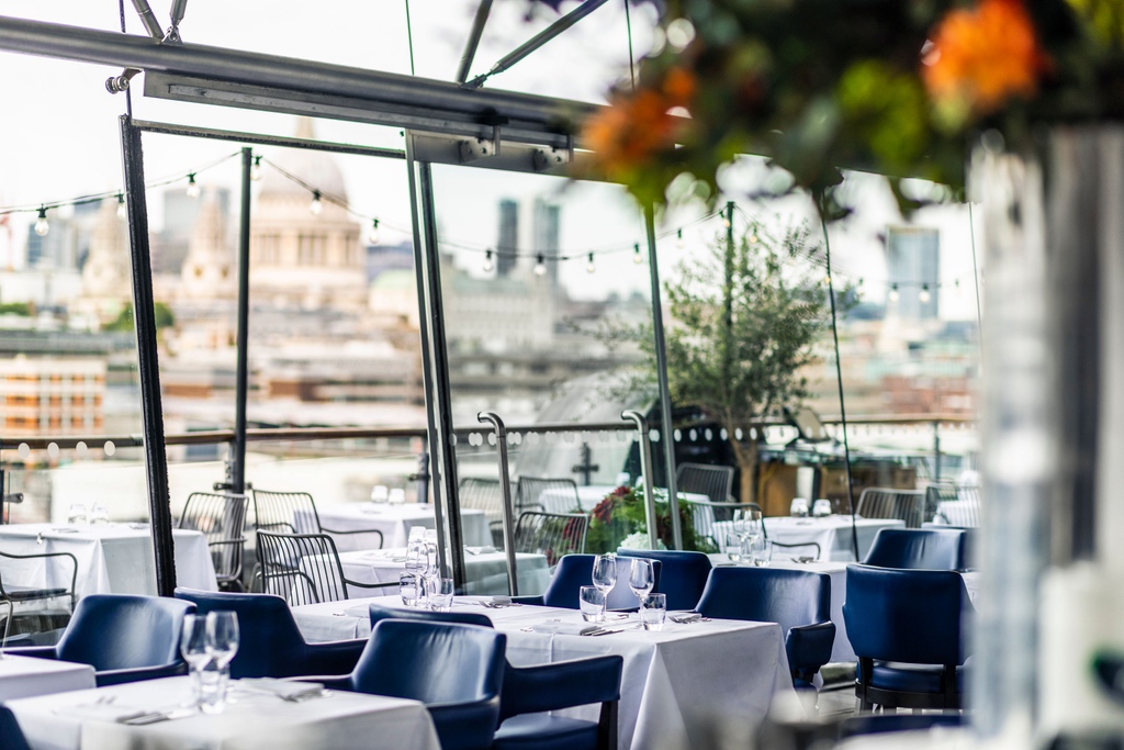 This week is the last week to grab an incredible 30% off at @OXO_Tower using your STAR Card - find out how you can download your card and redeem the offer below! --> bit.ly/41evZQY