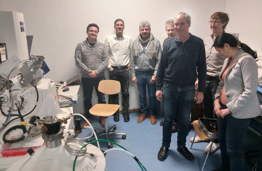 inamforchheim's tweet photo. Erste Bilder einer Batteriekomponente in einem von Zeiss, für das BMWK geförderte Projekt 3DPrintBatt, entwickelten operando-Moduls zur kombinierten Ermittlung von mechanischen und elektrischen Kenndaten beim Zyklieren. https://t.co/dV9oYjhaJr