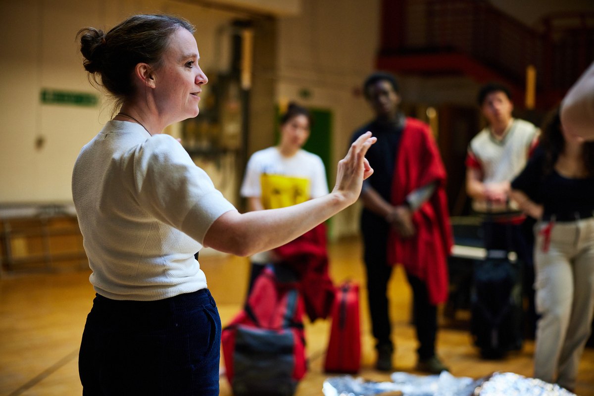 LeedsPlayhouse's tweet photo. Our palm trees are shaking with excitement. 🌴
👀 Exclusive new behind-the-scenes rehearsal room images from #LordOfTheFlies. 👇
Thanks to 📸 @photosbydavid  for joining us on the island. 🙏 https://t.co/hvqANRWqvx