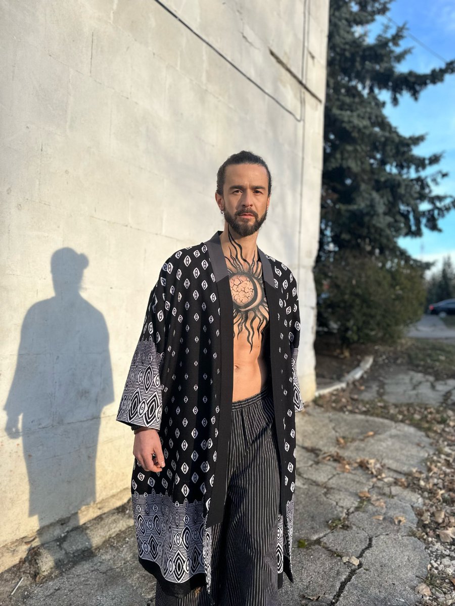 PashaParfeni's tweet photo. The postcard for #Eurovision is successfully filmed!
With sure steps we are heading towards #Liverpool ☀️🌙

P.S.: In the grand finale what do we draw!? I'm waiting for suggestions in the comments 😎✨ https://t.co/DLjpv5ZQRw