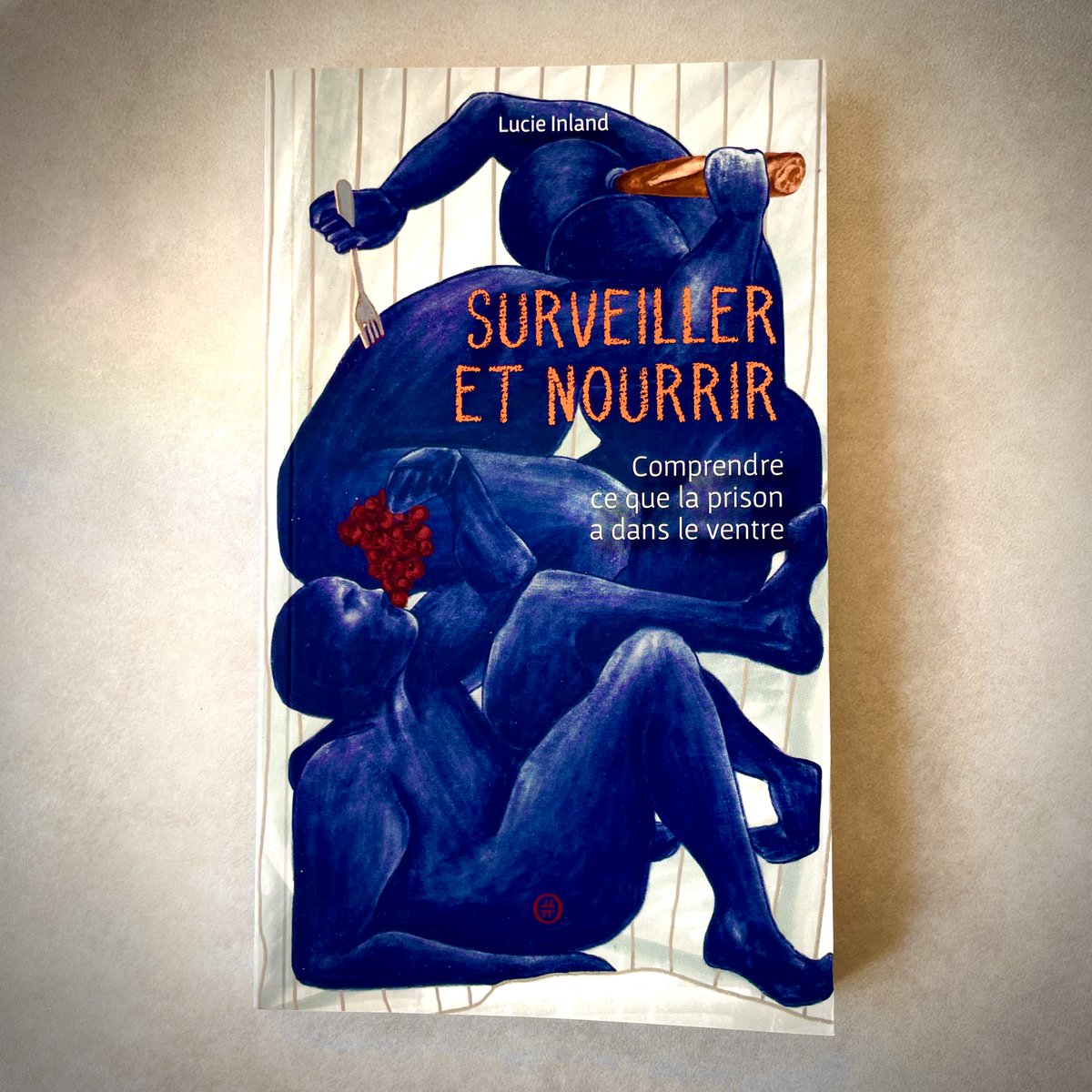 Nouriturfu (@nouriturfu) on Twitter photo A paraître ! Le 22 mars, retrouvez 𝑺𝒖𝒓𝒗𝒆𝒊𝒍𝒍𝒆𝒓 𝒆𝒕 𝒏𝒐𝒖𝒓𝒓𝒊𝒓 en librairie ; le premier livre de <a href="/Lucie_Inland/">Lucie Inland</a>, un regard éclairant sur l'état des prisons à travers l'angle de la nourriture.
Précommande : placedeslibraires.fr/livre/97824906…
#SurveilleretNourrir #livre #prison A paraître ! Le 22 mars, retrouvez 𝑺𝒖𝒓𝒗𝒆𝒊𝒍𝒍𝒆𝒓 𝒆𝒕 𝒏𝒐𝒖𝒓𝒓𝒊𝒓 en librairie ; le premier livre de <a href="/Lucie_Inland/">Lucie Inland</a>, un regard éclairant sur l'état des prisons à travers l'angle de la nourriture.
Précommande : placedeslibraires.fr/livre/97824906…
#SurveilleretNourrir #livre #prison