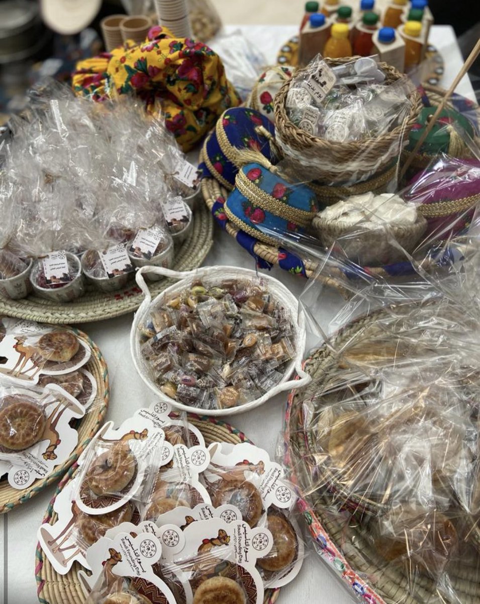 شاركت #عمادة_الدراسات_العليا في الحفل الذي نظمته مدينة الملك عبدالله للطالبات احتفالاً
#بيوم_التأسيس .