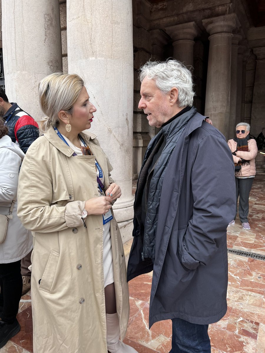 Asociación de guías de la Comunidad Valenciana <a href="/emilianoVLC/">Emiliano García</a> en el día Internacional del guía en apoyo a los afectados por el Alzheimer