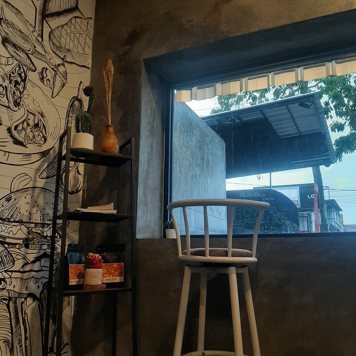 rafhless's tweet image. Setengah sudah, disini.