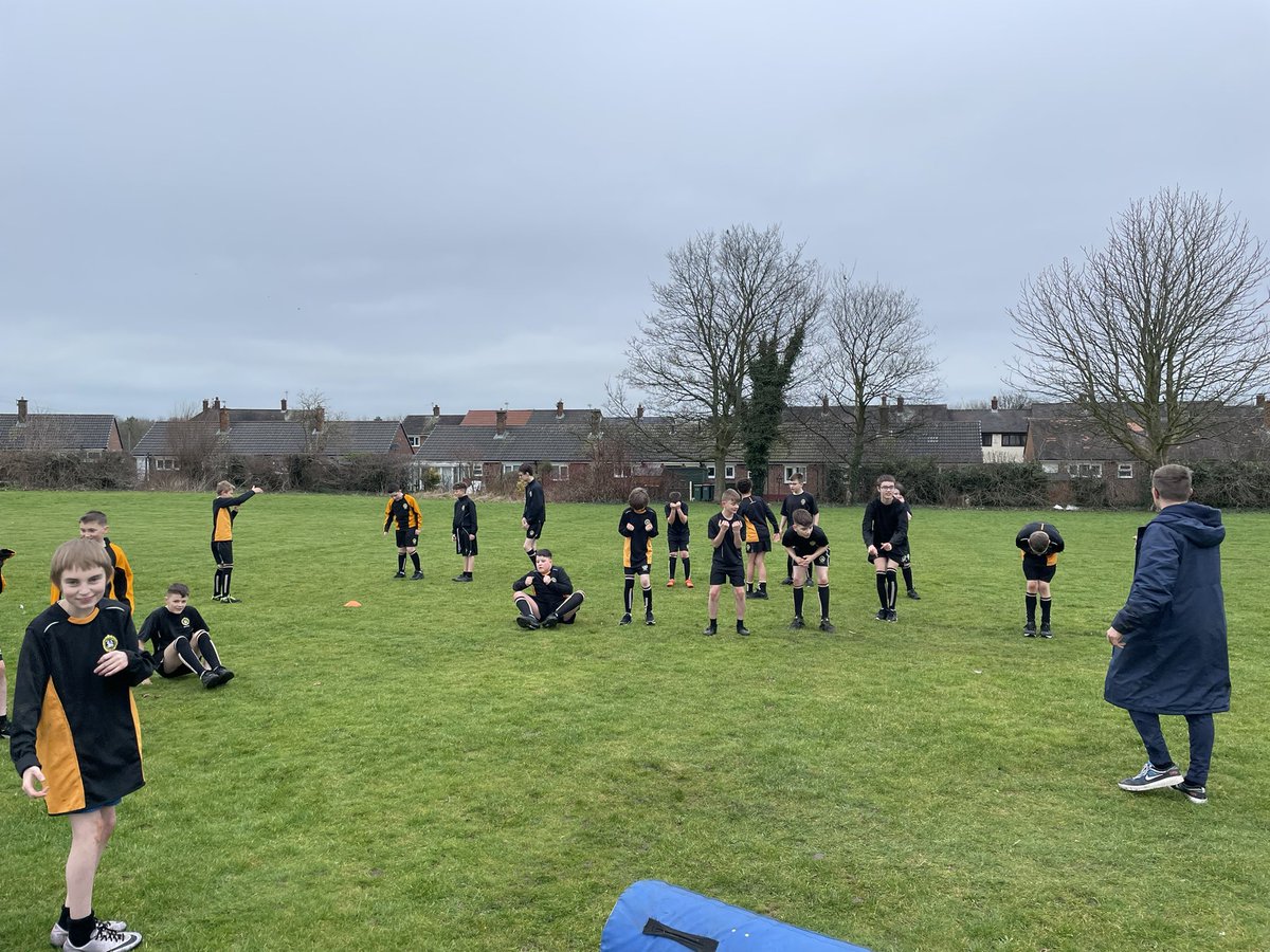 AshtonCSCPE's tweet photo. Today starts our Rugby League program with @pnecommunity and the excellent Ryan. Delivering lessons to all our Y7 pupils over the next 6 weeks. #teamashton https://t.co/BXYHrWbct5