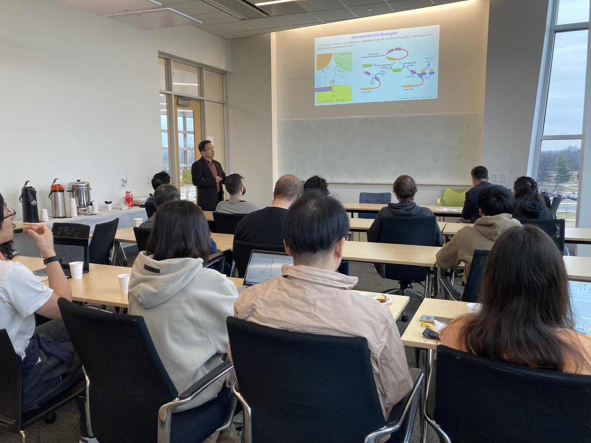 InboHan's tweet image. Thank you, Prof.Lee for inviting me and giving me a great opportunity to give a talk about research. I had a great time here.