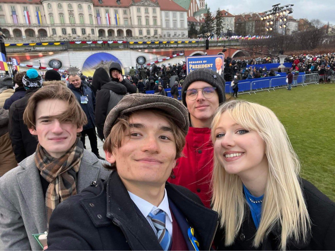 _dariadobosz's tweet image. Czekamy na wystąpienie Prezydenta Joe Bidena! Liczymy na przełomowe historyczne przemówienie! ❤️