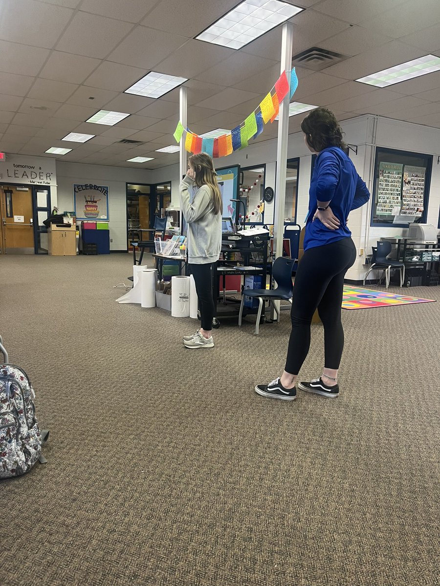 DwayneRZT's tweet photo. Our 2nd Grade Teachers leading a writing workshop training with the support of our Kindergarten Teachers! I’m so proud of the work that our teachers are doing around writing and their willingness to share! https://t.co/UifCIcFOu9