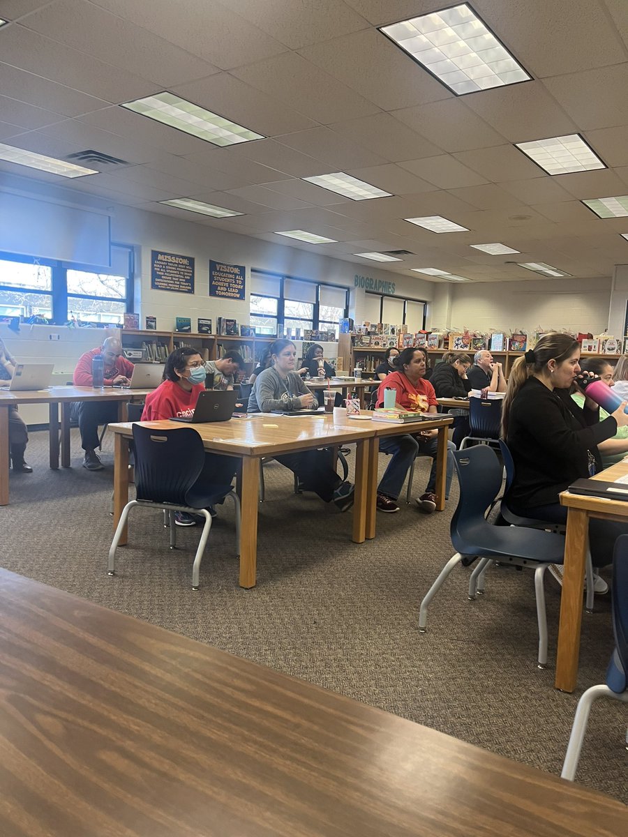 DwayneRZT's tweet photo. Our 2nd Grade Teachers leading a writing workshop training with the support of our Kindergarten Teachers! I’m so proud of the work that our teachers are doing around writing and their willingness to share! https://t.co/UifCIcFOu9
