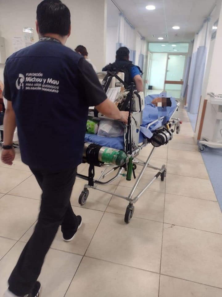 emevenoticias's tweet photo. DIOS CONTIGO DILAN ♥️🙏🙏🙏🙏

#ATENCIÓN: TRASLADAN A VICTORIA A NIÑO DE #MATAMOROS QUE SE QUEMÓ CON CUBETA DE AGUA CALIENTE 

La Fundación Michou y Mau trasladó en días pasados a la Unidad de Quemados https://t.co/A3oLQ05yls https://t.co/XKopsSofO6
