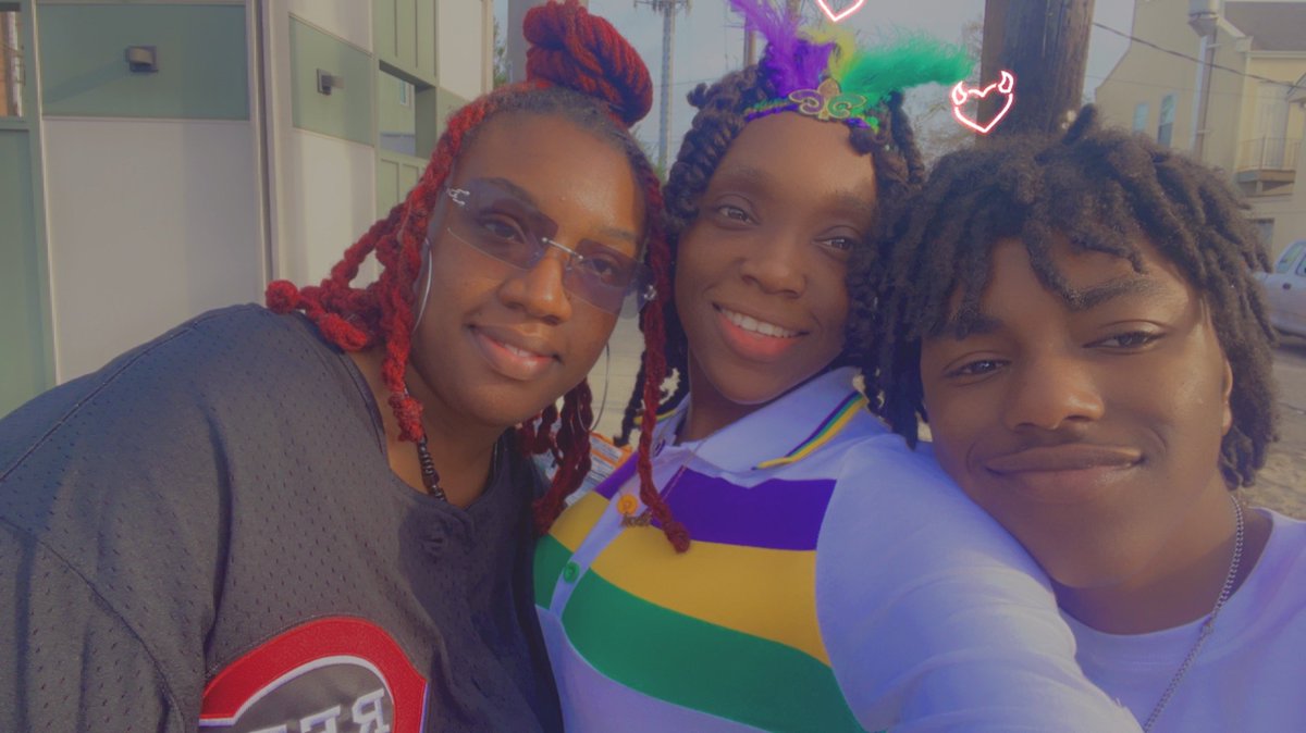 JayNeeCole_'s tweet image. #Bessiekids #middlechild #younger #youngest 🫶🏾🫶🏾