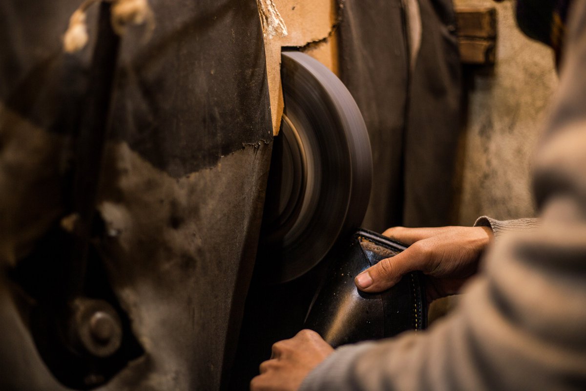 Gulailstudio's tweet photo. They say that every step tells a story - and with Gulail's Saplay on your feet, that story is one of quality, comfort, and heritage. Our footwear, made with care and attention to detail, is the perfect embodiment of Charsadda's rich cultural legacy.
#Gulail #Saplay #Peshawari https://t.co/Sehid6emun