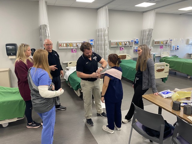 UCA_EXSS's tweet photo. aspiration of the shoulder and knee. Dr. Tom Roberts and Melanie Harrington with Conway Regional Center for Orthopaedics and Sports Medicine along with Brian Wallace and staff from MidSouth Orthopedics provided state of the art endoscopy and cadavers for a  hands-on experience. https://t.co/ijL5BE4kBG