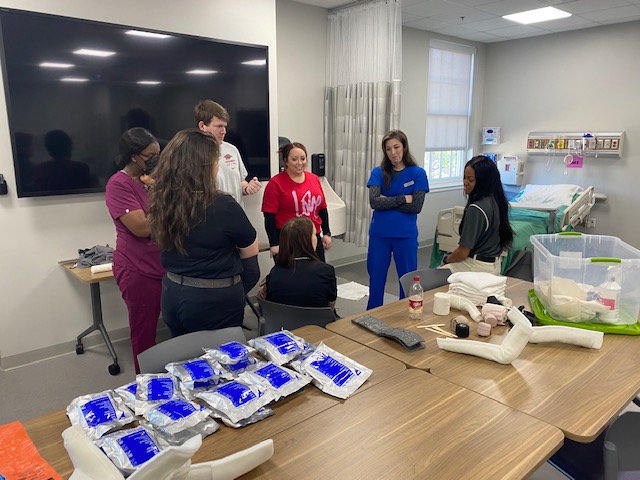UCA_EXSS's tweet photo. aspiration of the shoulder and knee. Dr. Tom Roberts and Melanie Harrington with Conway Regional Center for Orthopaedics and Sports Medicine along with Brian Wallace and staff from MidSouth Orthopedics provided state of the art endoscopy and cadavers for a  hands-on experience. https://t.co/ijL5BE4kBG