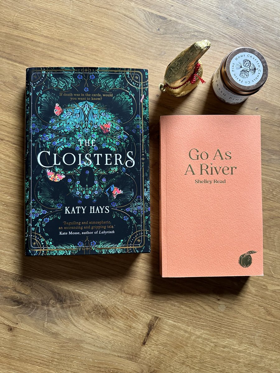 thereadingpara's tweet image. It’s giveaway time! Hardback of #TheCloisters, proof of #GoAsARiver (publishing 13 April), Lindt bunny &amp;amp; a candle 🧡 

To enter, follow me, RT this tweet &amp;amp; comment #BookTwitter below. Entries close midnight 28 Feb. UK only!