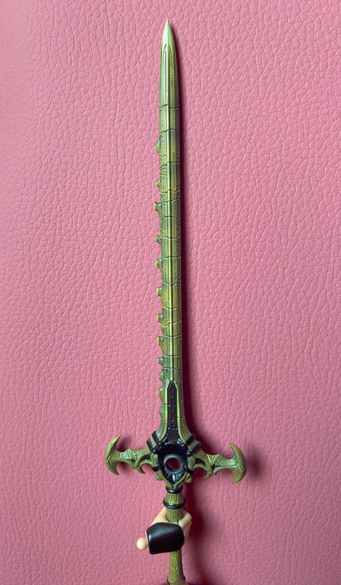 Ma bibi est là~ 🥰🥹💕

(She comes with both forms of the Sword of the Creator)