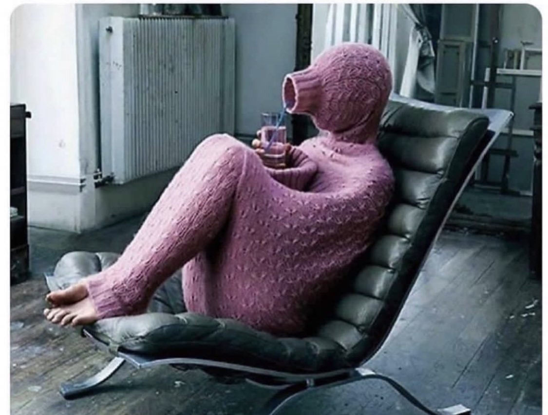TeenagerBook's tweet photo. Me ignoring everyone until I'm in a good mood to talk https://t.co/MXfMUnkigm