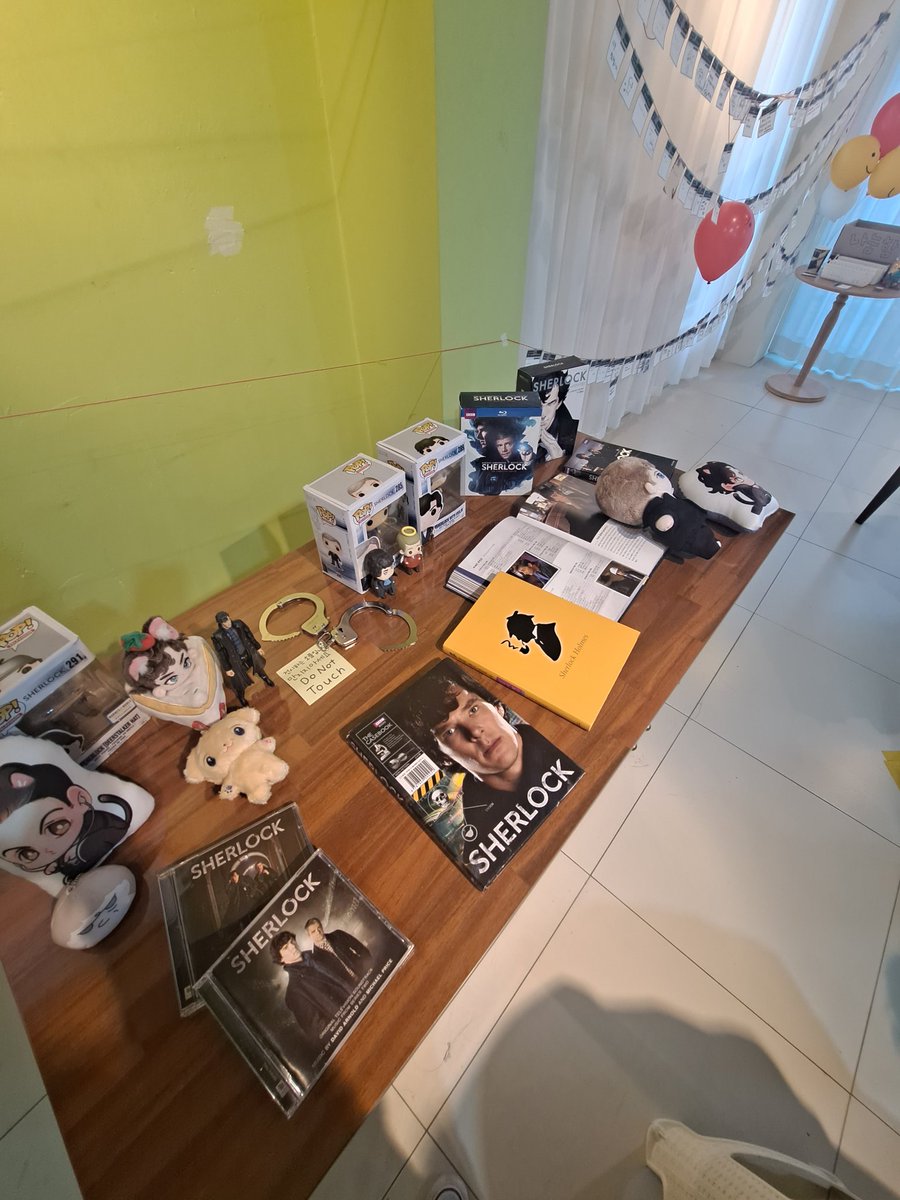 오늘 지인덕에 셜카 다녀온 사람입니다 이미 완덕한지 너무너무 오래돼서 판이 어떻게 굴러가고 있는지도 몰랐지만 얼렁뚱땅 끼워주신 분들께 너무 감사드리고 첨 만났는데도 대화할 수 있어서 즐거웠습니다
다들 즐덕하세요~~

#셜록_친구_없어도_괜찮아