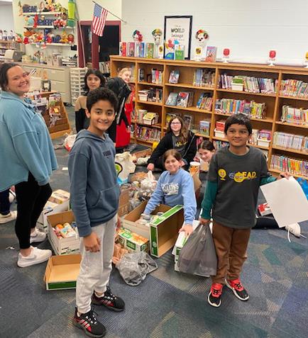 Wild Horse collected 678 items during a food drive to donate to Rockwood Got Your Back Pack, which helps Rockwood students in need by supplying them backpacks filled with nutritious foods. Thank you, Wild Horse community! #ForwardwithCharacter

Learn more: rsdmo.info/WildHorseGYBPD…