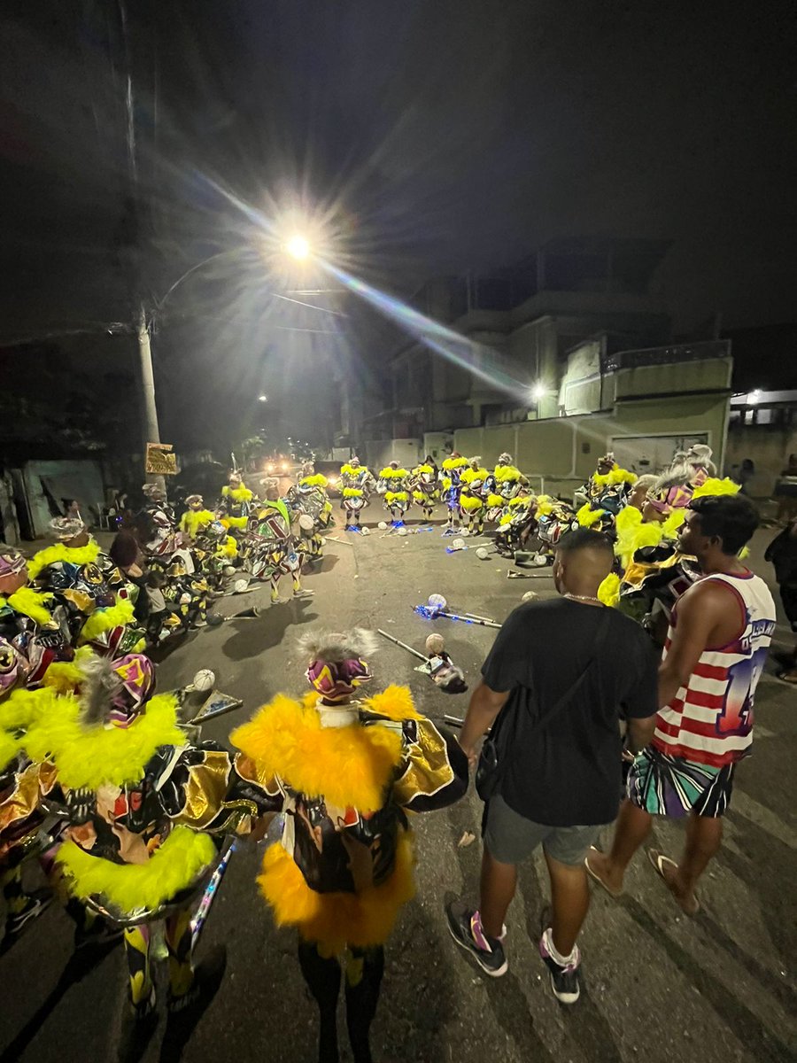 MAIS 1 CARNAVAL ENCERRADO PRA TURMA S.A. ROLÉZÃO, GELO E TODOS OS COMPONENTES INDO E VOLTANDO DA PISTA NA PAZ🦇🎭
#SAnosPorNos