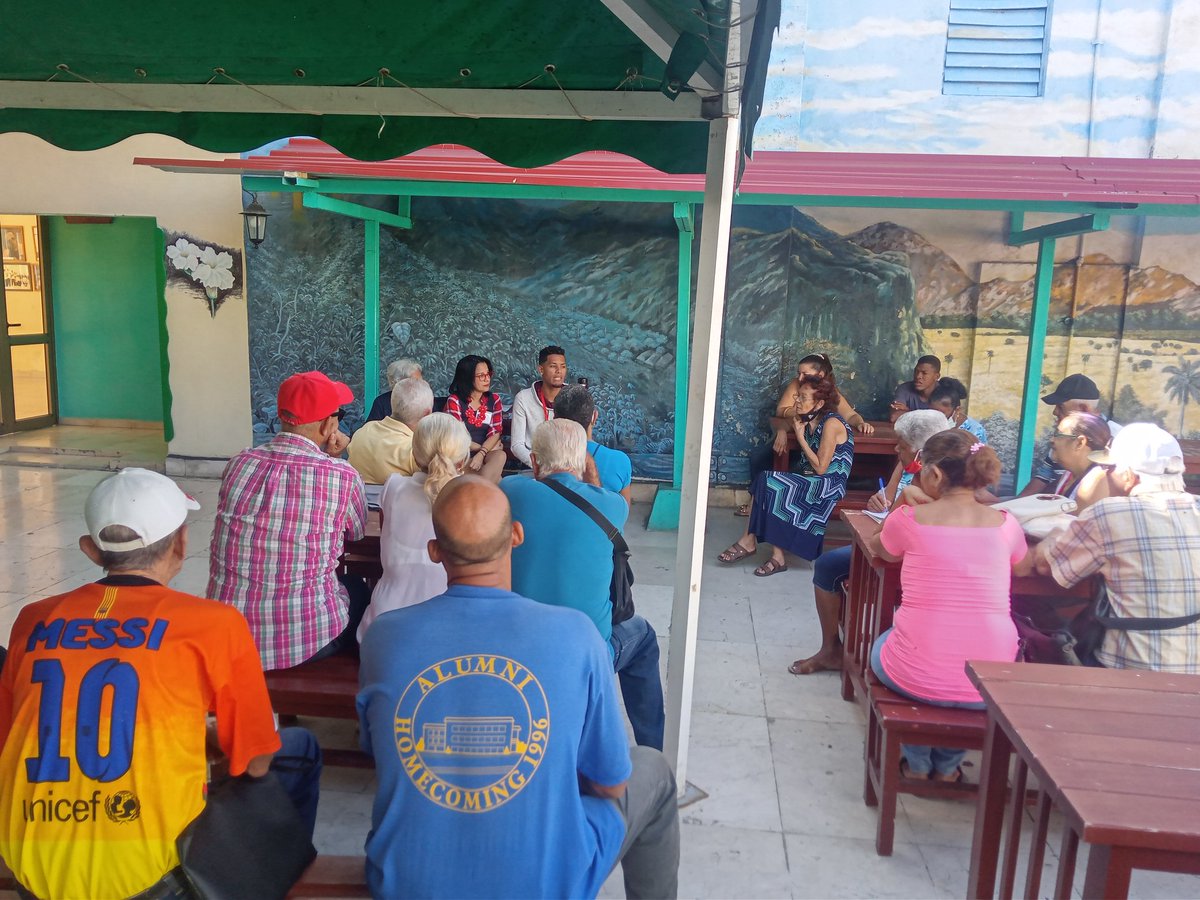 Iniciando el día con el encuentro ONAT - ETECSA y los Agentes de Telecomunicaciones del Consejo Popular Centro para nuevas orientaciones y capacitación del sistema tributario y su vez el intercambio y preocupaciones.
#CubaViveYTrabaja
#Etecsaesdelpueblo