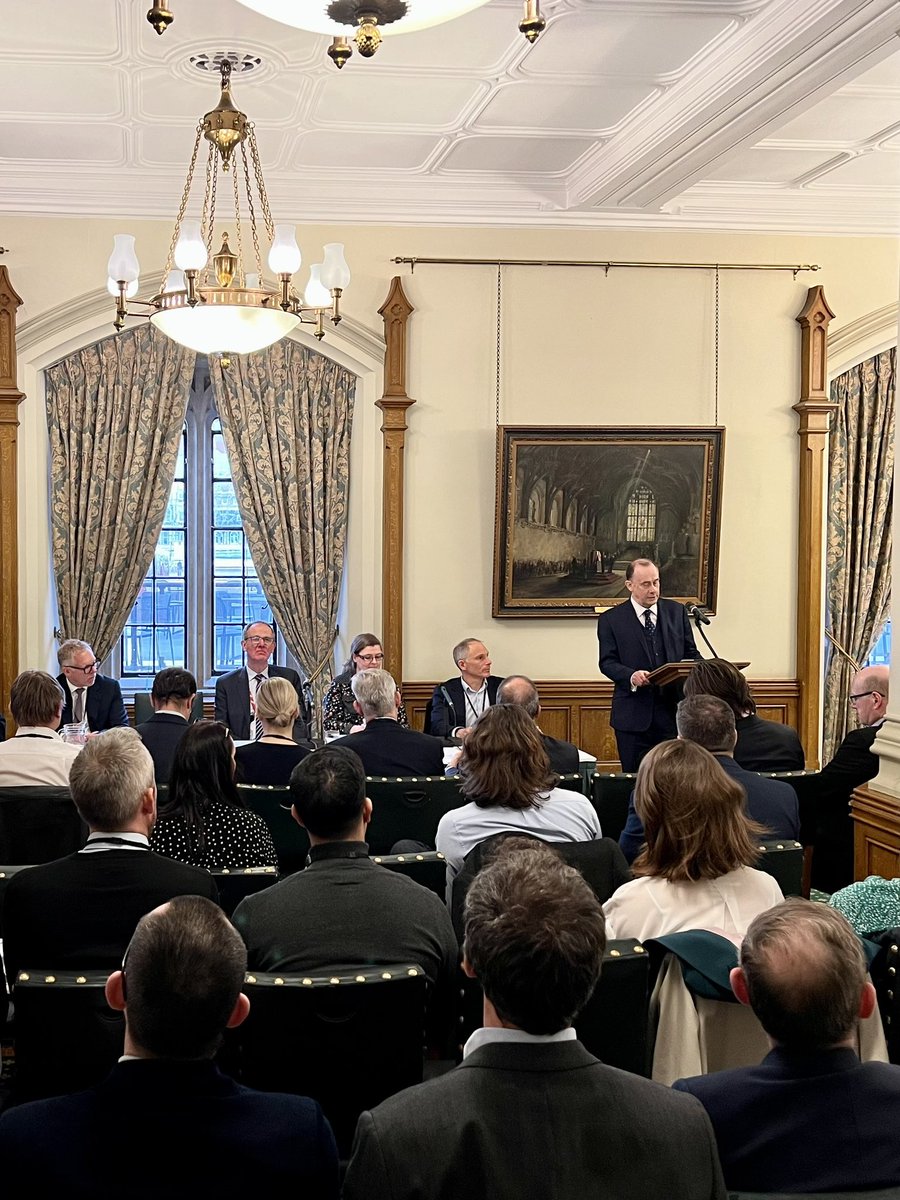 Great to have new <a href="/energygovuk/">Department for Energy Security and Net Zero</a> Minister <a href="/MartinCallanan/">Martin Callanan</a> address our event with <a href="/GreenPurposesCo/">GreenPurposesCompany</a> on #CircularEconomy in the #RenewableEnergy sector. <a href="/Policy_Connect/">Policy Connect</a>