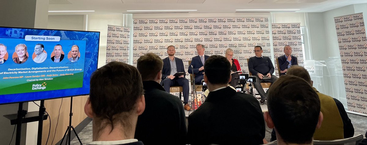 Great @Policy_Exchange panel hosted by @alexei_simakov on decarbonisation, digitisation & decentralisation with @Laura_Sandys @JohnPenroseNews, Kuljit Bains & Andy Manning