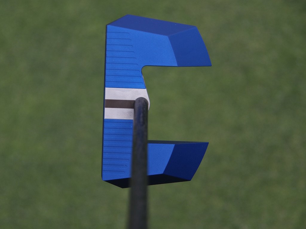 Golfalot's tweet photo. Describe Adam Scott's new putter using an emoji... 🤔 https://t.co/ExiBqgFNr8