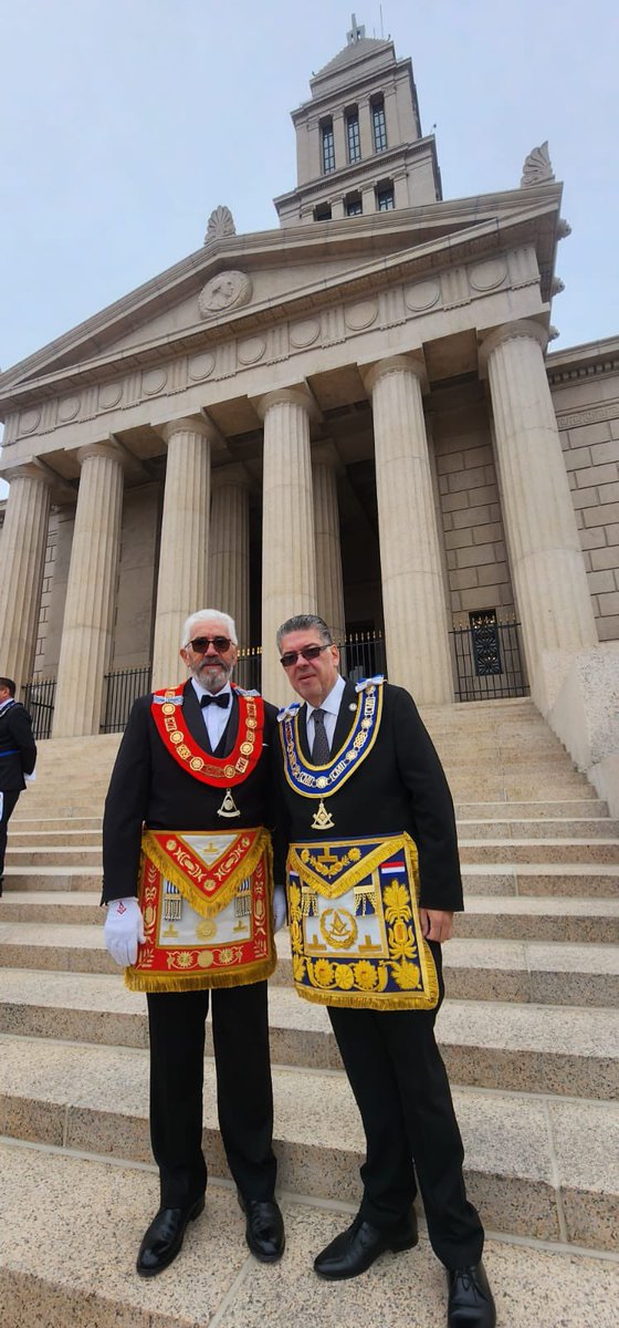 granlogiapy's tweet photo. La Gran Logia Simbólica del Paraguay y la VI ZONA de la Confederación Masónica Interamericana (CMI) presentes en la Conferencia Norteamericana de Grandes Maestros y en desfile por los 100 años del Washington Memorial 🇵🇾🇺🇸
#SoyGLSP #SoyRegular #Freemasonry #WashingtonMemorial #USA https://t.co/mvvMdaZMQV