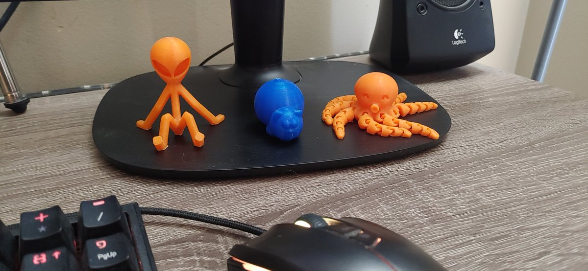 old__maple's tweet photo. My 3 loyal twitch viewers ❤️🙏

#streamer #3dprints #followme #nofollow4follow #twitch #loyalviewers https://t.co/HK3EdE9BaW