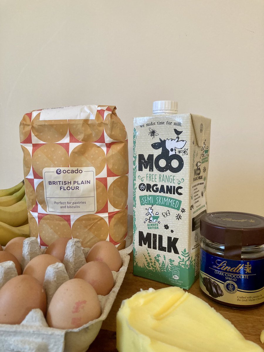 gumborecipes's tweet photo. Guess what we're making

🥚Eggs
🥛Milk
🌾Flour
🍌Bananas
🍫Chocolate Spread

On a very particular Tuesday..

Can only mean one thing!

🥞Pancakes

Happy pancake day everyone!

#PancakeDay #pancake #recipeoftheday
#recipeshare #homemadefood
#foodwaste 
#crepe https://t.co/i6fyWK4pgv