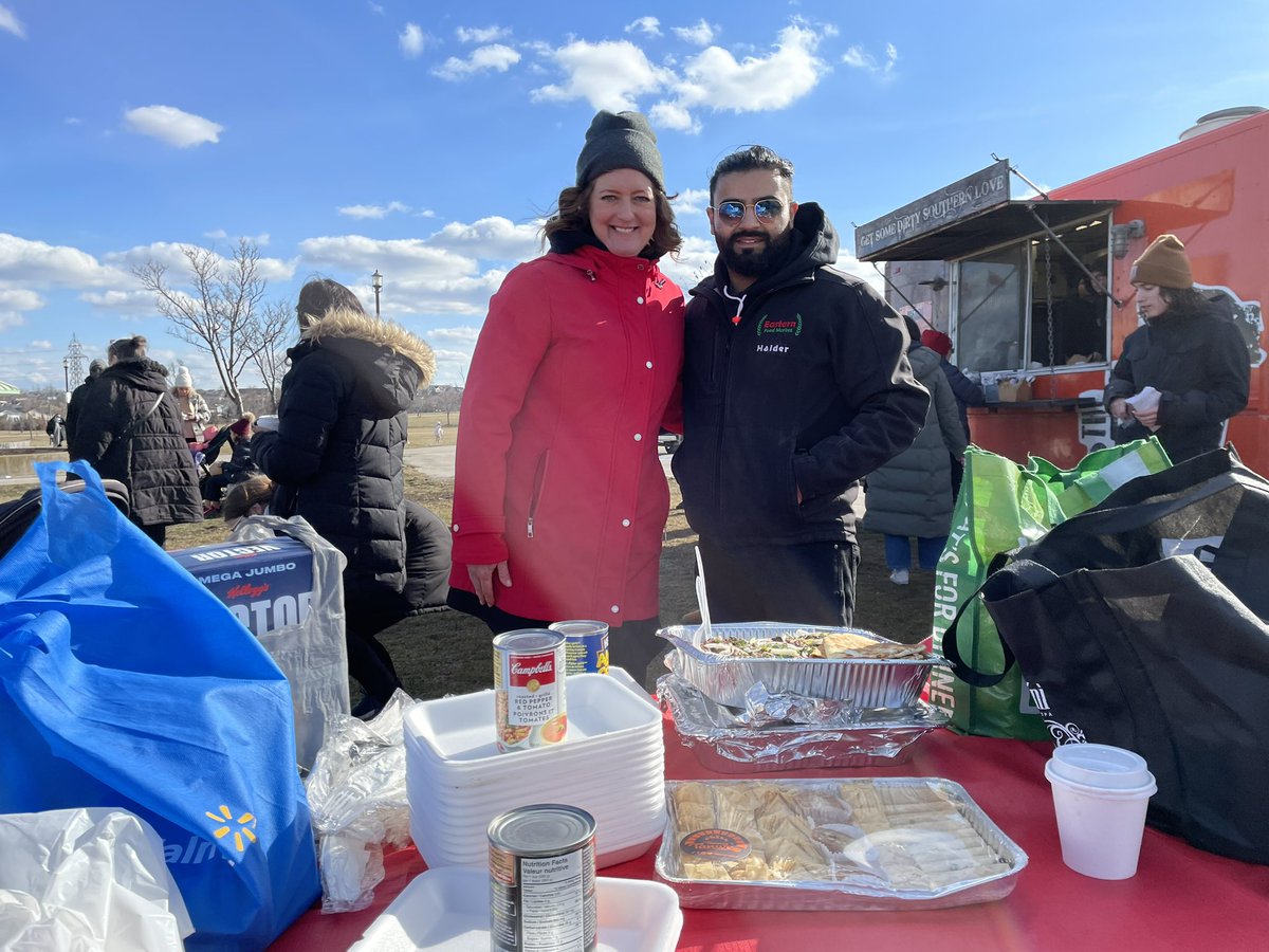 lisahepfner's tweet photo. Family Day was beautiful for my first Winter Warmup, held at T.B. McQuesten Park! Thanks to everyone who came out, as well as for donations for @n2nCentre. Huge shout outs to @dirtysouthtruck for the poutine and hot chocolate and to @905EasternFM for the kebabs, rice and sweets! https://t.co/0R99iNJR3l