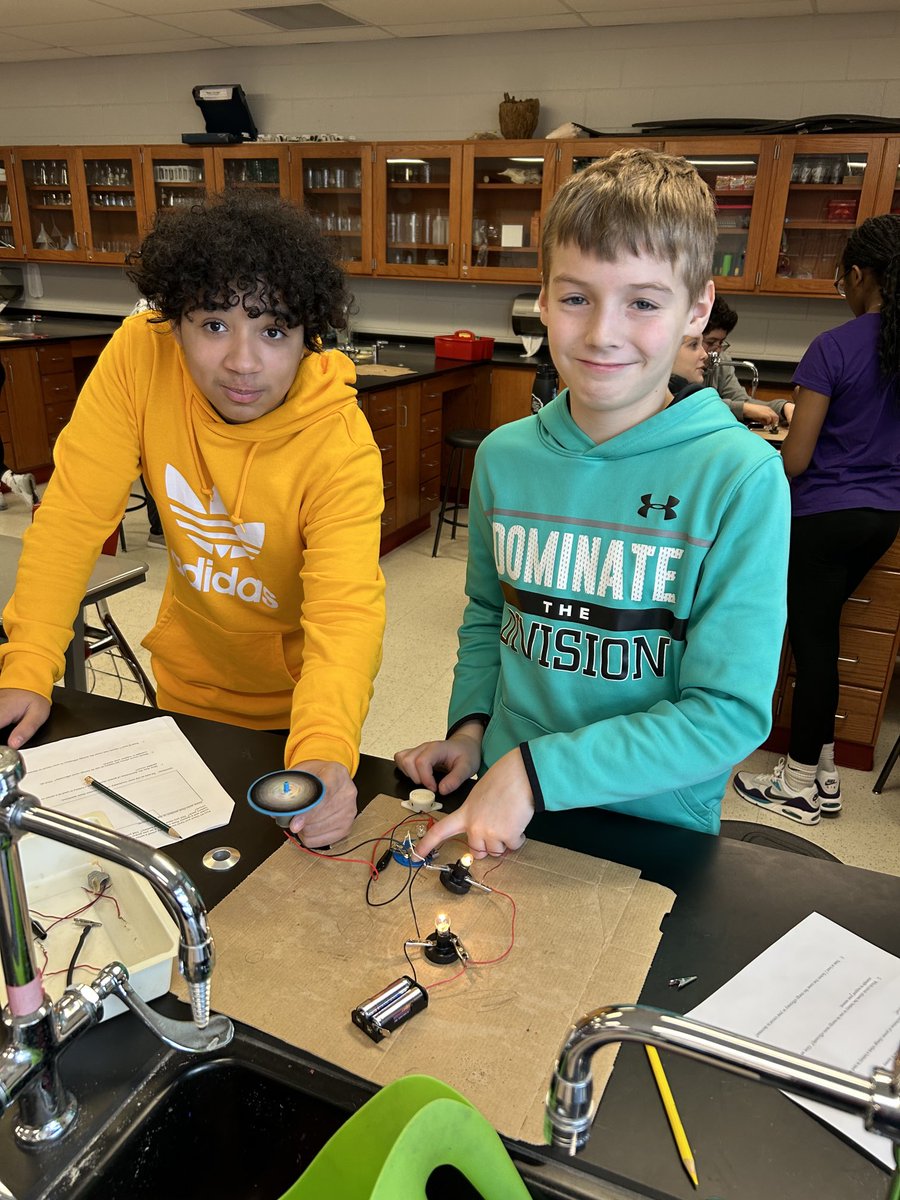 M &amp; M powering all the devices! 💡⁦<a href="/ERadabaughBGCS/">Eric Radabaugh</a>⁩