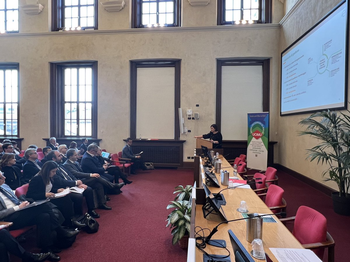 UCIMU's tweet image. Il #settore si muove bene sul fronte della sostenibilità: la metà delle aziende con Marchio #UCIMU dichiara di avere in programma, nel prossimo triennio, la pubblicazione di un Report di #Sostenibilità (48%) e la redazione di un Piano Strategico (54%).