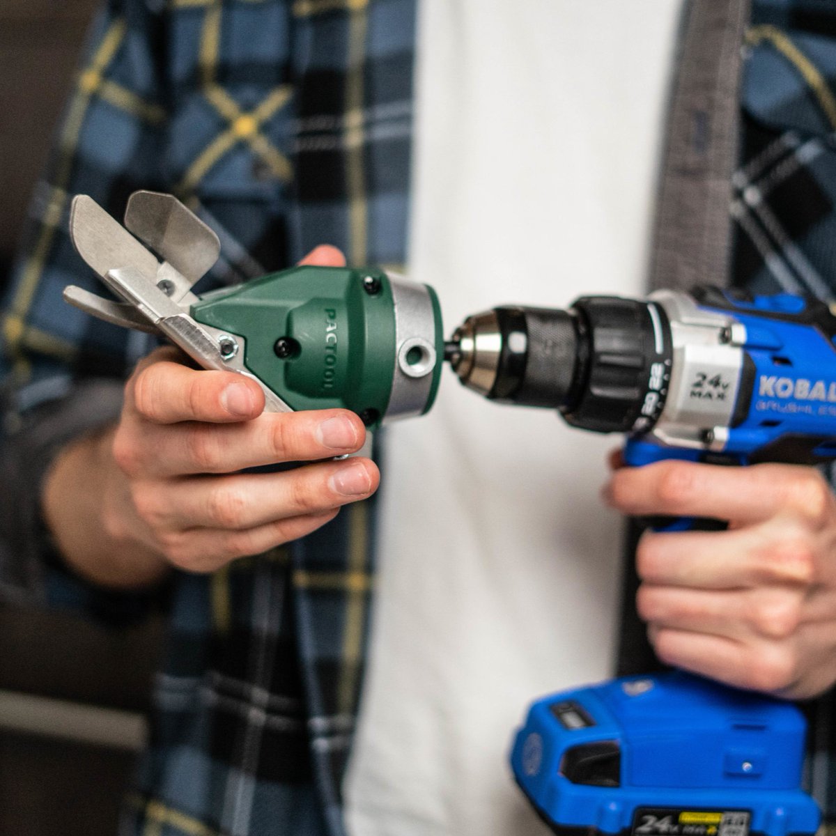 PacToolIntl's tweet photo. Attach the Snapper Shear Pro to ANY drill and get the job done.
Have questions about the Snapper Shear? Let us hear them!
#SnapperShearPro #PacTool https://t.co/HgevSBlAOs
