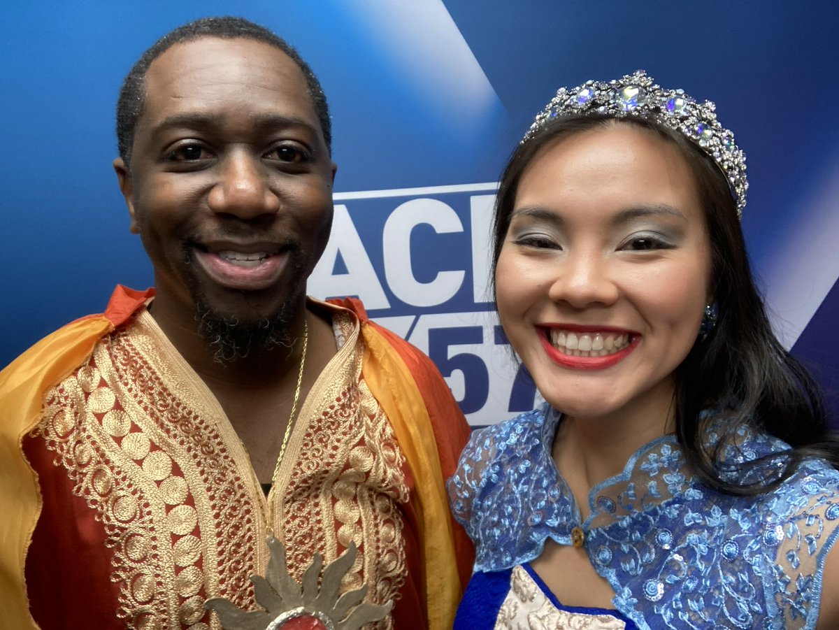 OperaAtUSC's tweet photo. Opera singers have to do PR too! Thanks @wachfox for having us. #operaatusc #themagicflute we open 2/24/23 #draytonhalltheatre https://t.co/Iq9vLmYZEW
