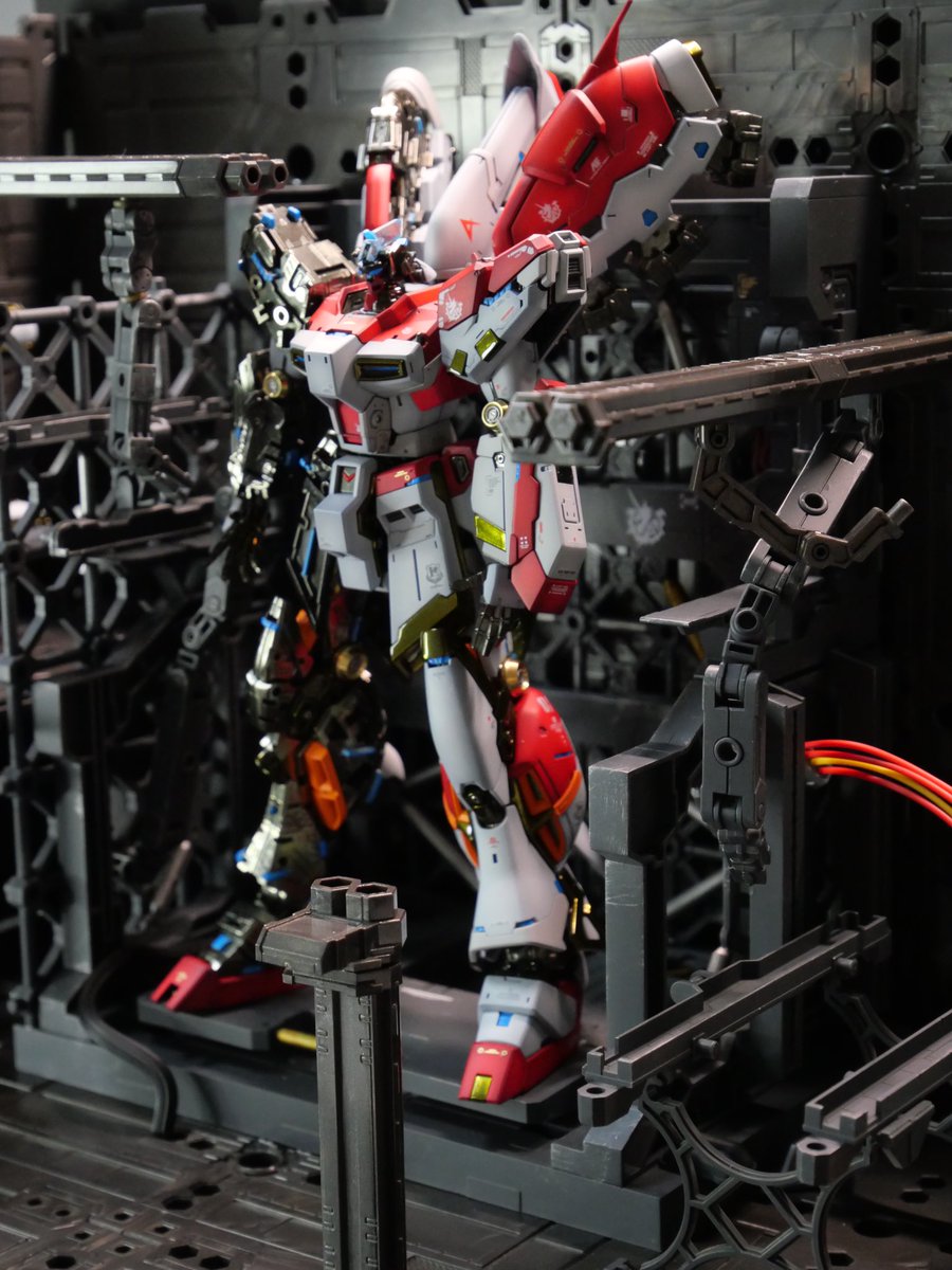 kimamode_043's tweet photo. ガンプラ制作風景(社外秘←)
ここにきてフェイスパーツを爪で引っ掛けて塗装剥げるという事態に😭
同じ色で塗るとか無理😊😊😊

#ガンプラ
#ガンプラ好きとつながりたい https://t.co/KEfT6cNzHj