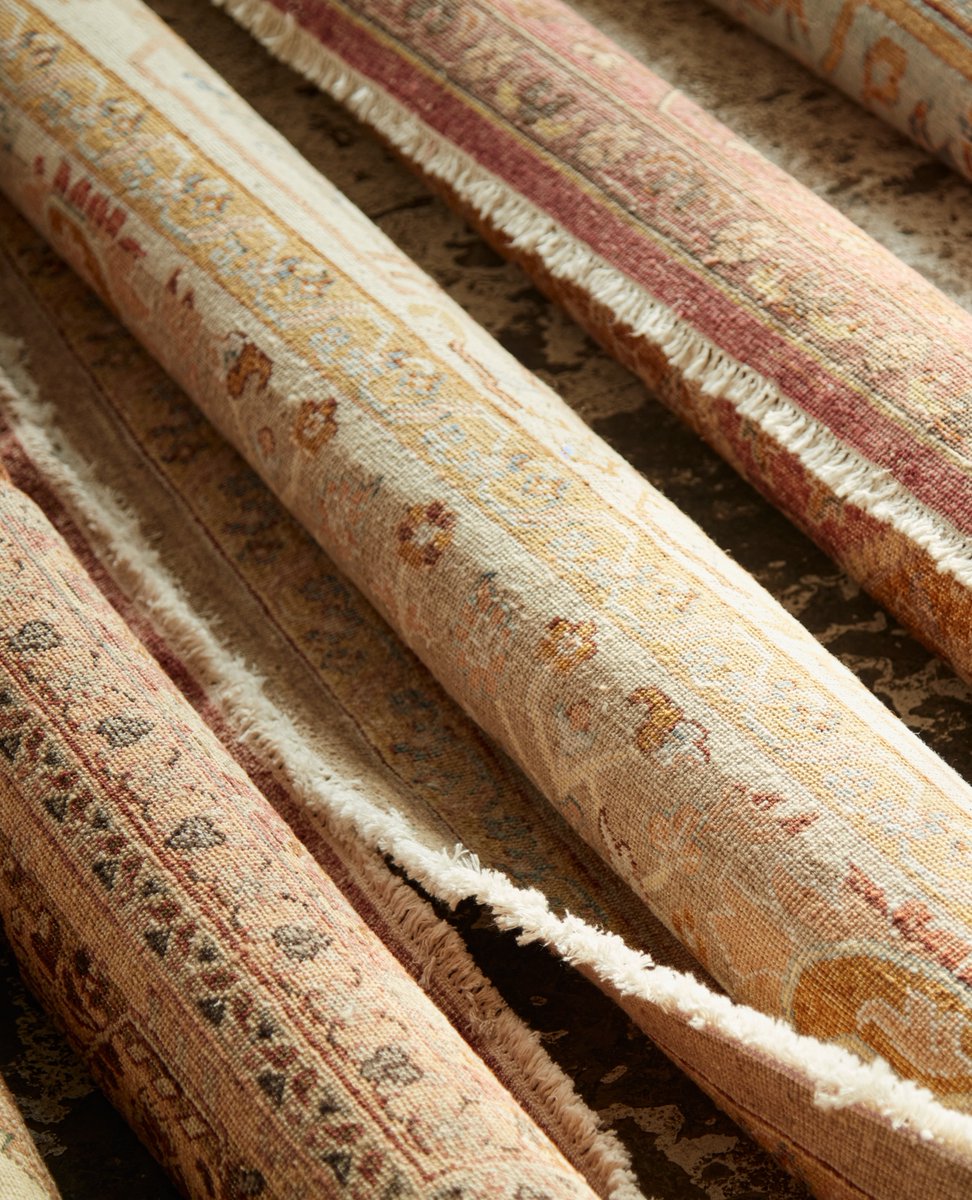 The Someplace in Time collection represents nostalgia and progression, heritage and the contemporary. #JLSpotted

l8r.it/lfPe

Rug: Someplace In Time, (SPT)