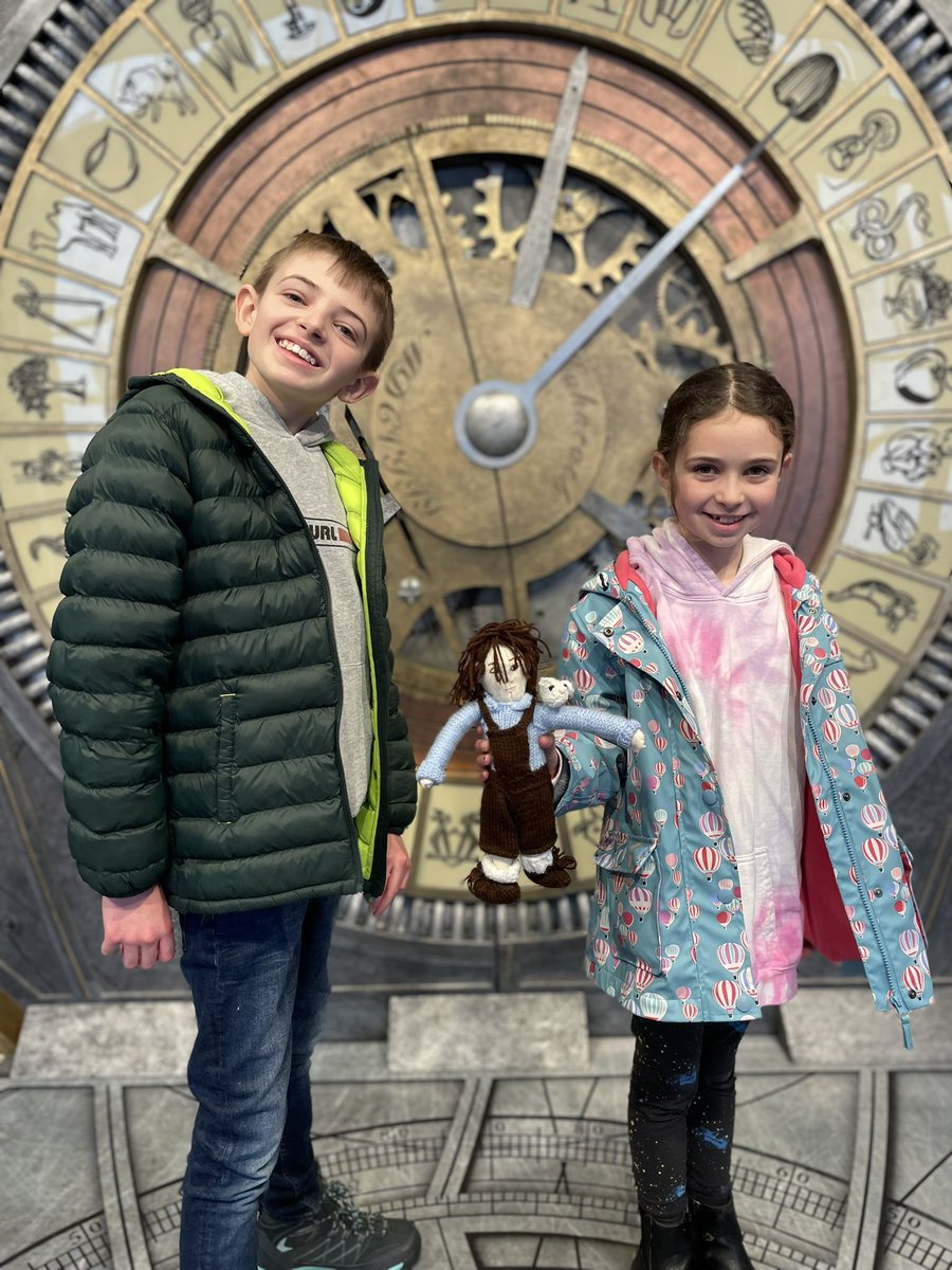 Loved this fab exhibition today ❤️ So worth a visit if you are a fan of the books or series. #isavedlyra <a href="/GlynnVivian/">Glynn Vivian</a> <a href="/daemonsanddust/">His Dark Materials</a> <a href="/AATImage/">Graham Smith</a>