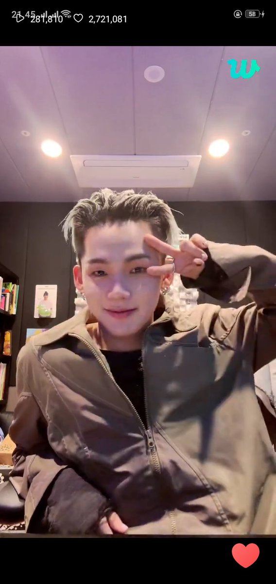 marselsoo's tweet photo. Ini the real ss sndiri wkwkwk,😭
Ga tau aaahhh menjelang akhir si nonton kmu live,tapi iam so happy thank you so much 🤗❤️❤️ https://t.co/vTaW86PhJs